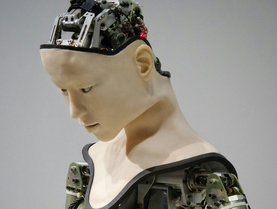 Picture of a human like robot, depicting a future where artificial intelligence is part of everyday life in the laboratory.
